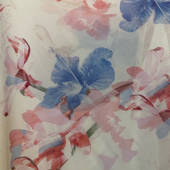 Vince Camuto floral top size L - Picture 3 of 6